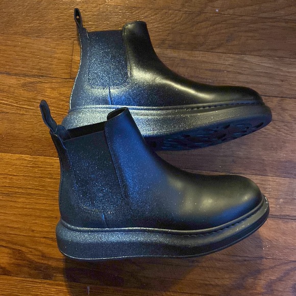 Alexander McQueen's Treadslick Chelsea Black/Pastel Sky Blue - Worn Once - Picture 12 of 16